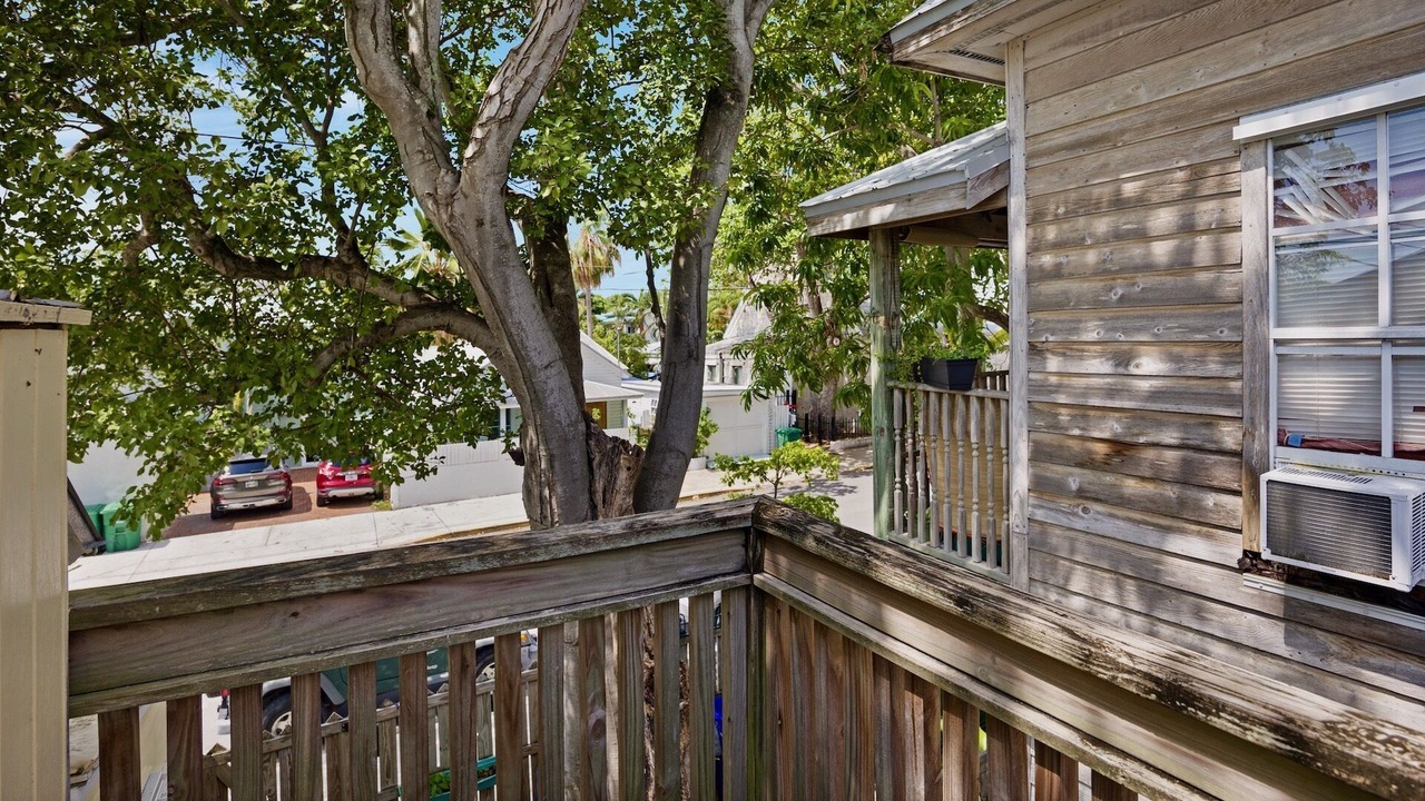 Photo of Outdoor in Uptown - Upper Duval