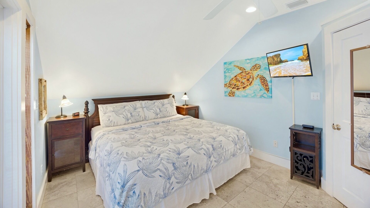 Photo of Bedroom in Uptown - Upper Duval