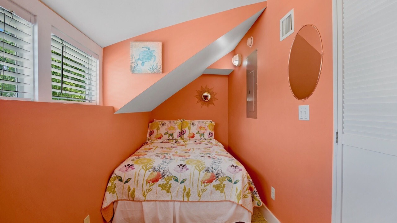 Photo of Others in Uptown - Upper Duval