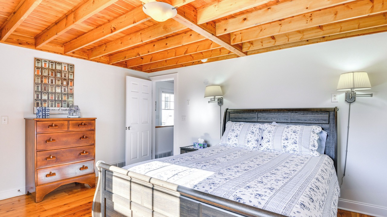 Photo of Bedroom in Cape Vincent