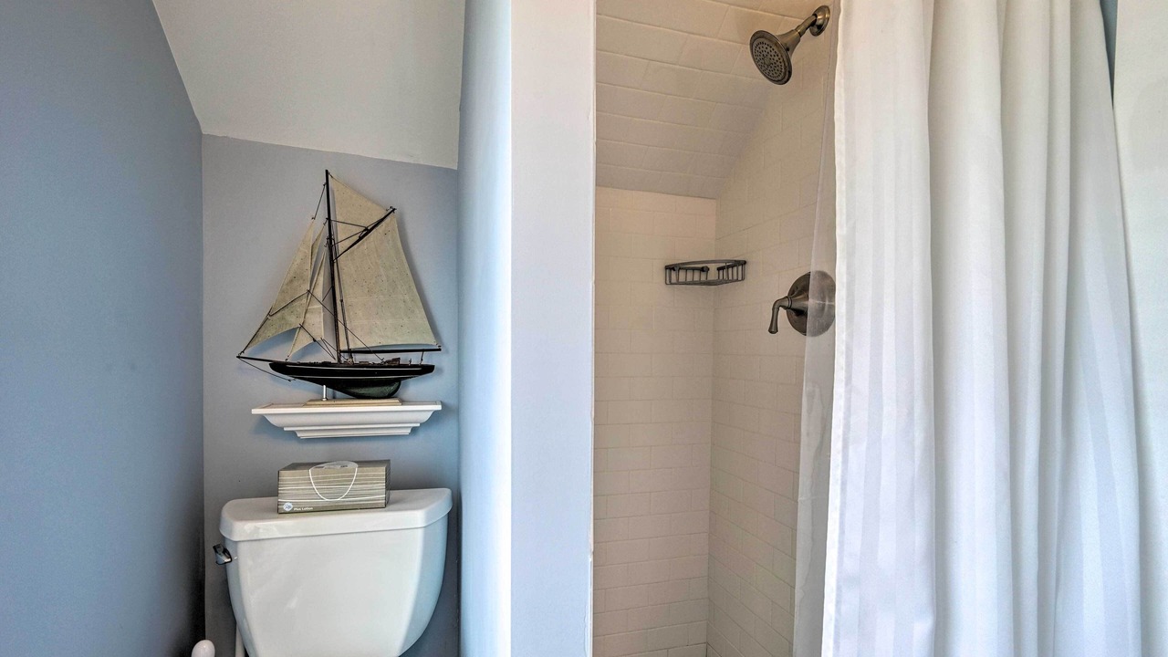 Photo of Bathroom in Commercial Street