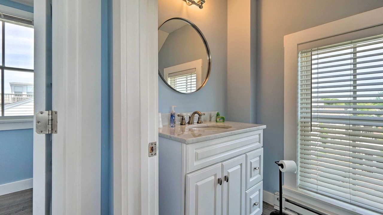 Photo of Bathroom in Commercial Street