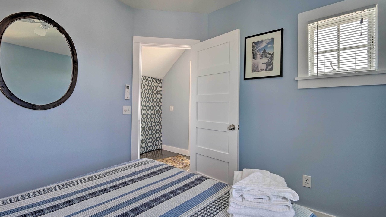 Photo of Bedroom in Commercial Street