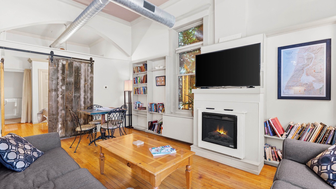 Photo of Livingroom in Saugatuck