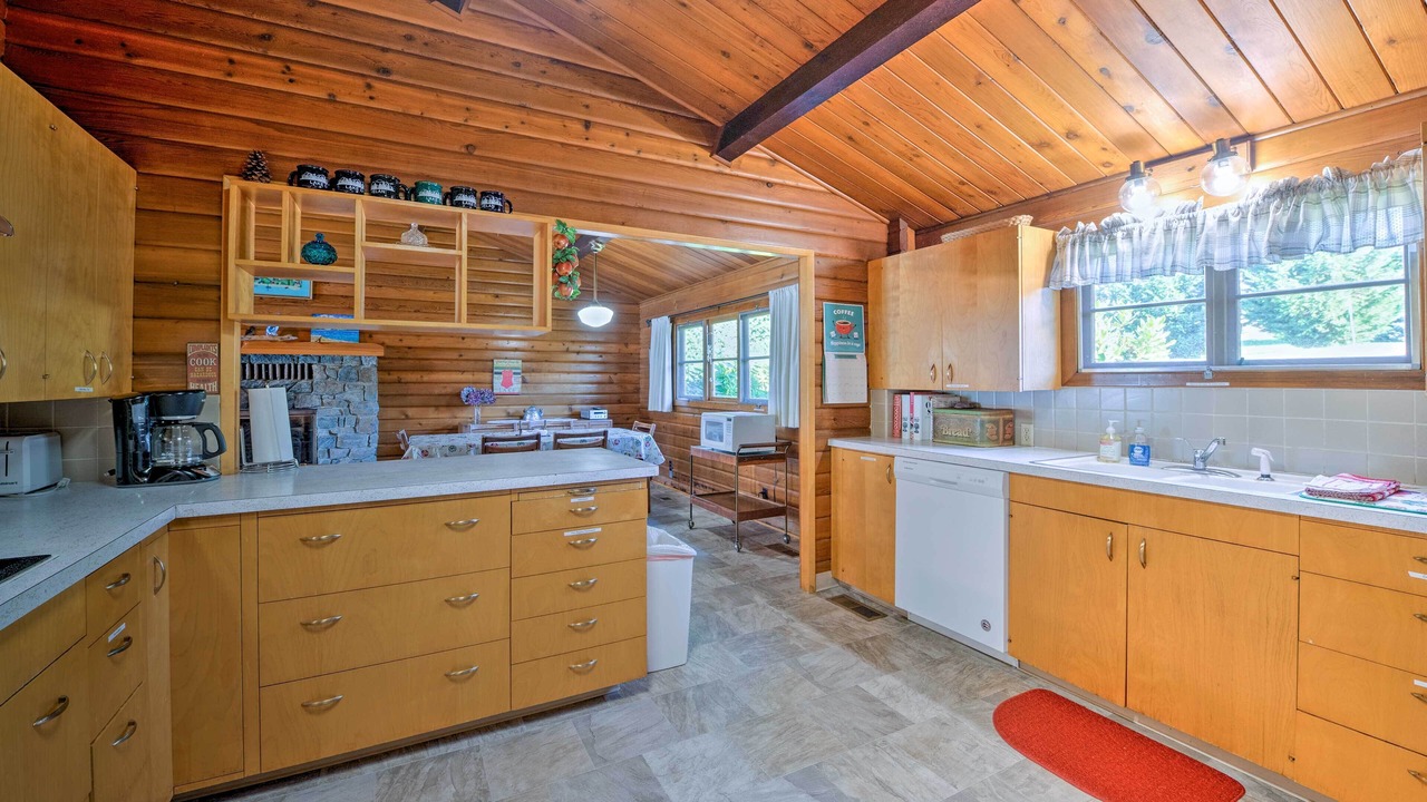 Photo of Others in Manson