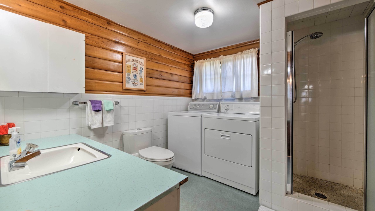 Photo of Bathroom in Manson