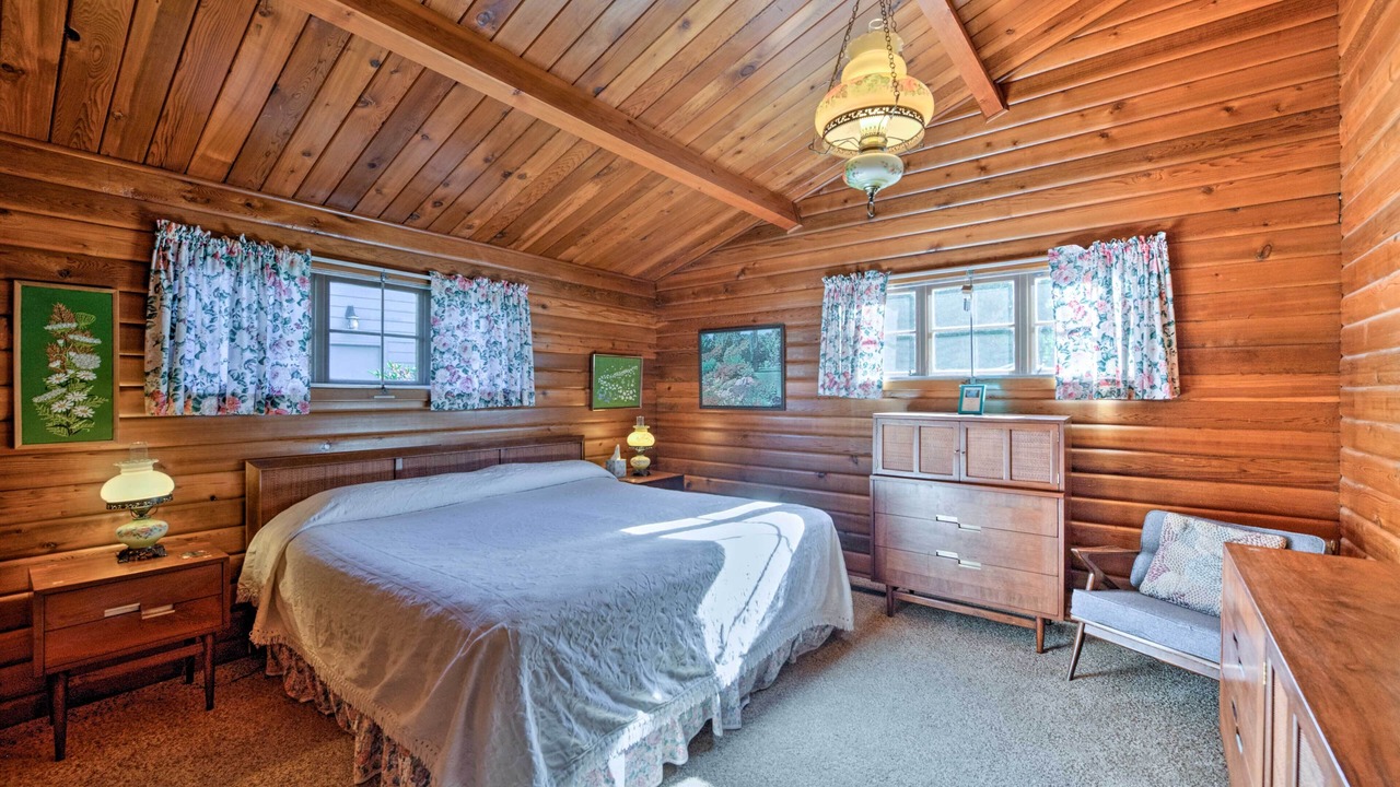 Photo of Others in Manson