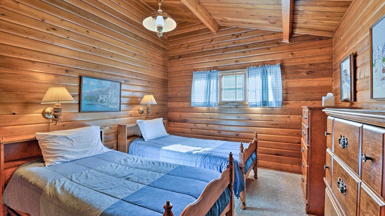 Photo of Others in Manson