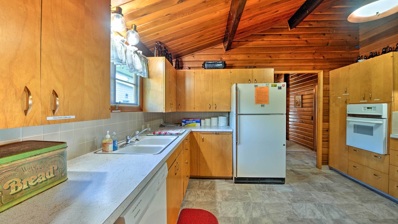 Photo of Others in Manson