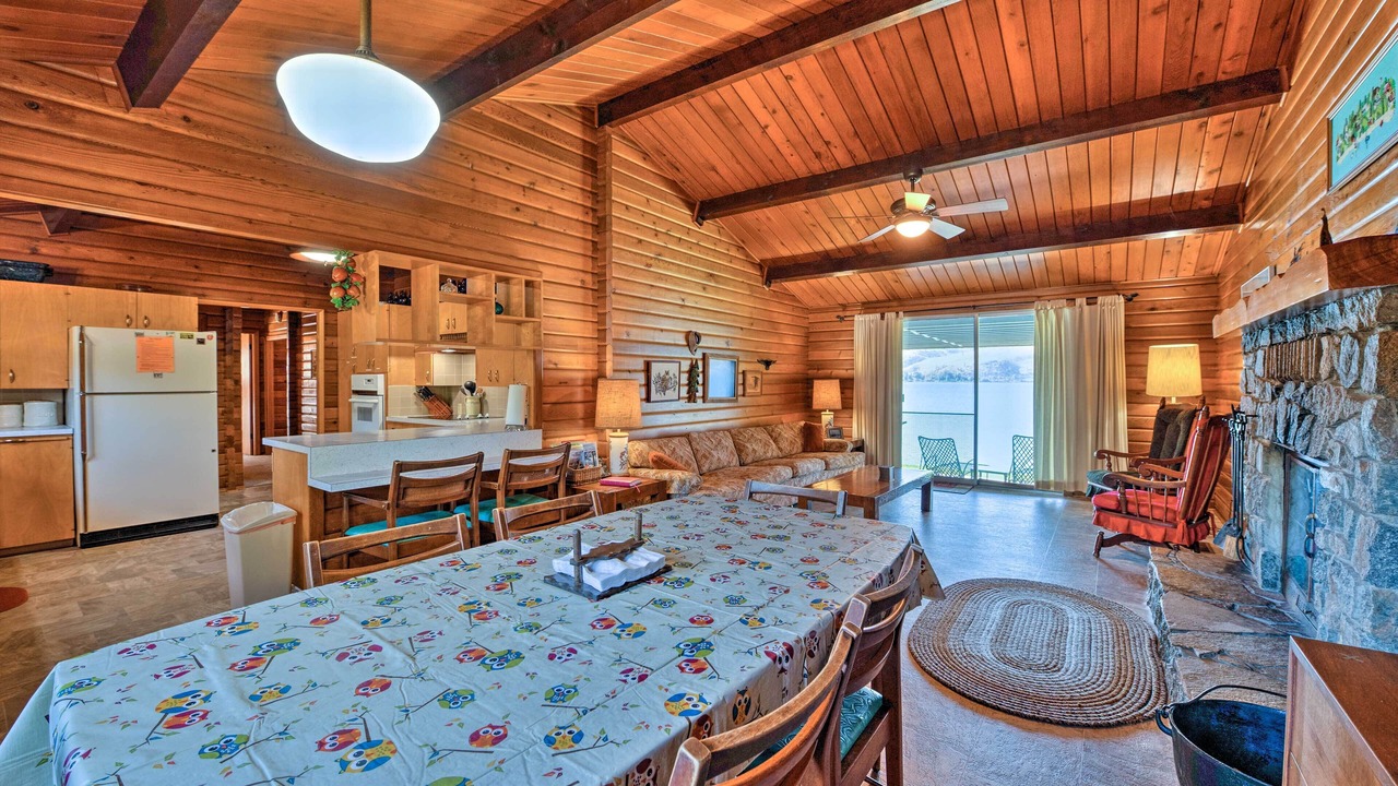 Photo of Others in Manson