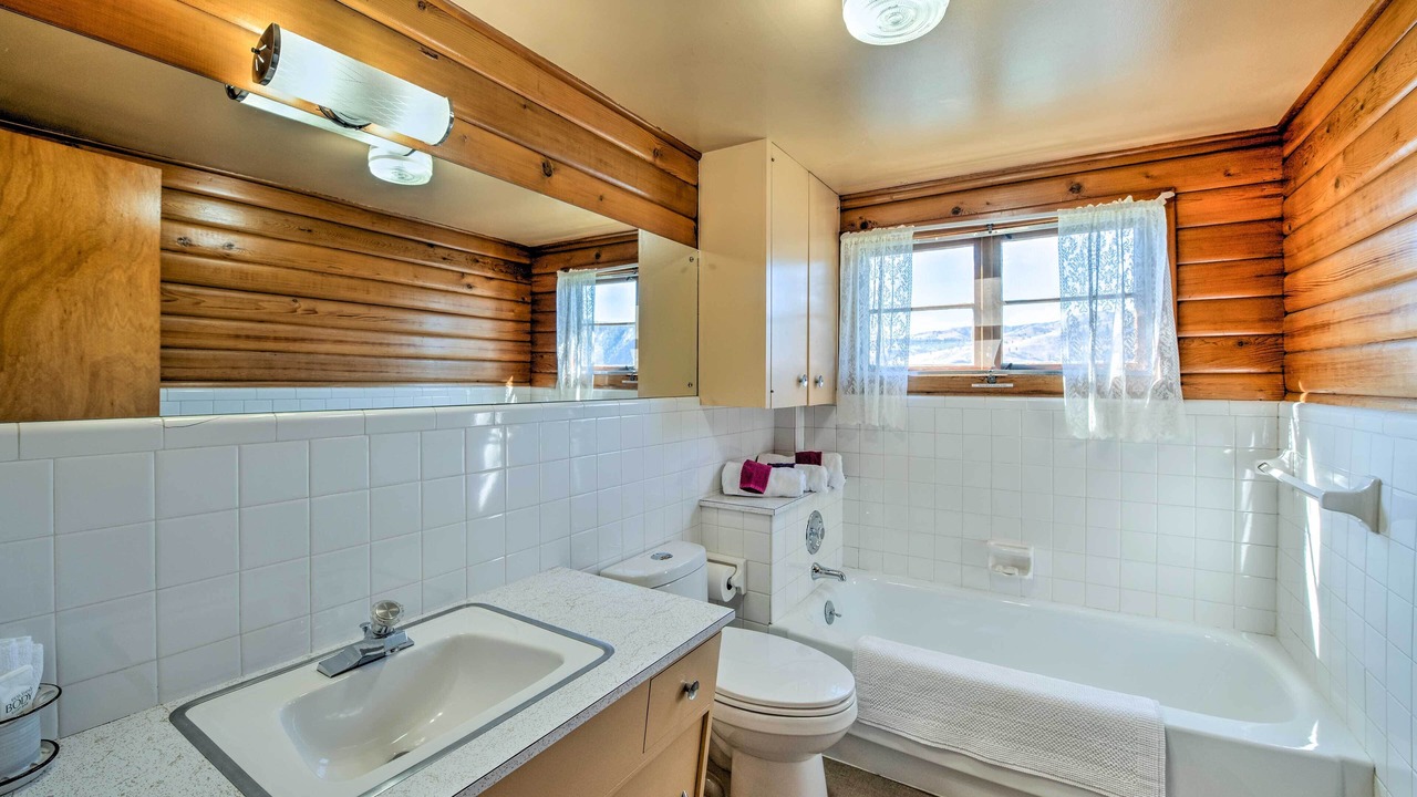 Photo of Bathroom in Manson