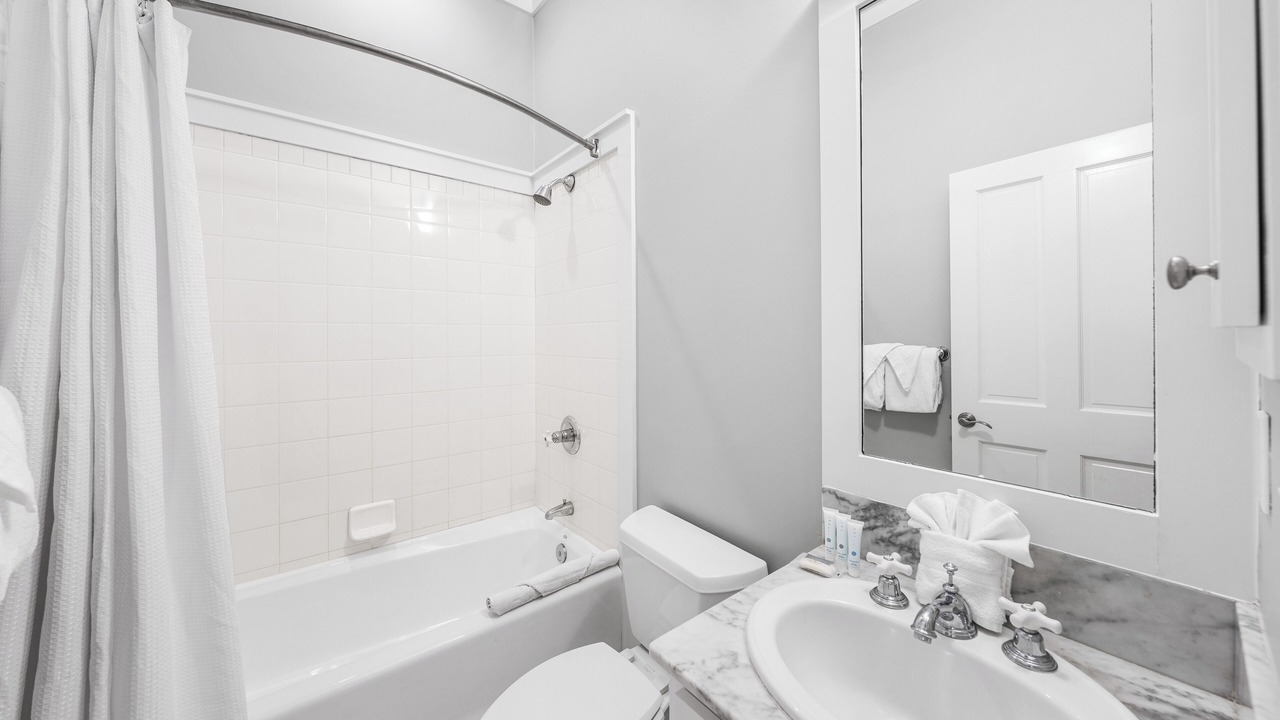 Photo of Bathroom in Delos