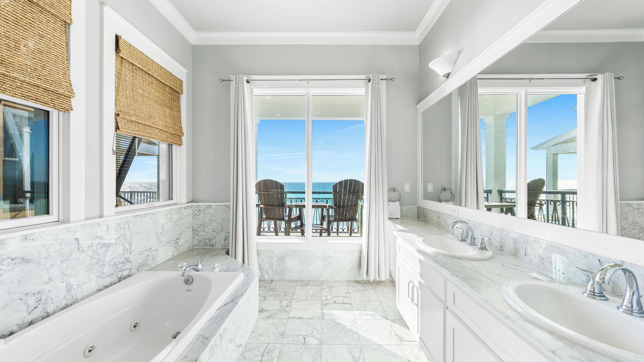 Photo of Bathroom in Delos