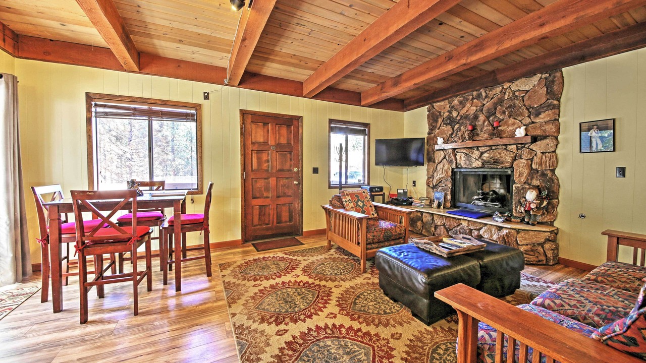 Photo of Livingroom in Big Bear City