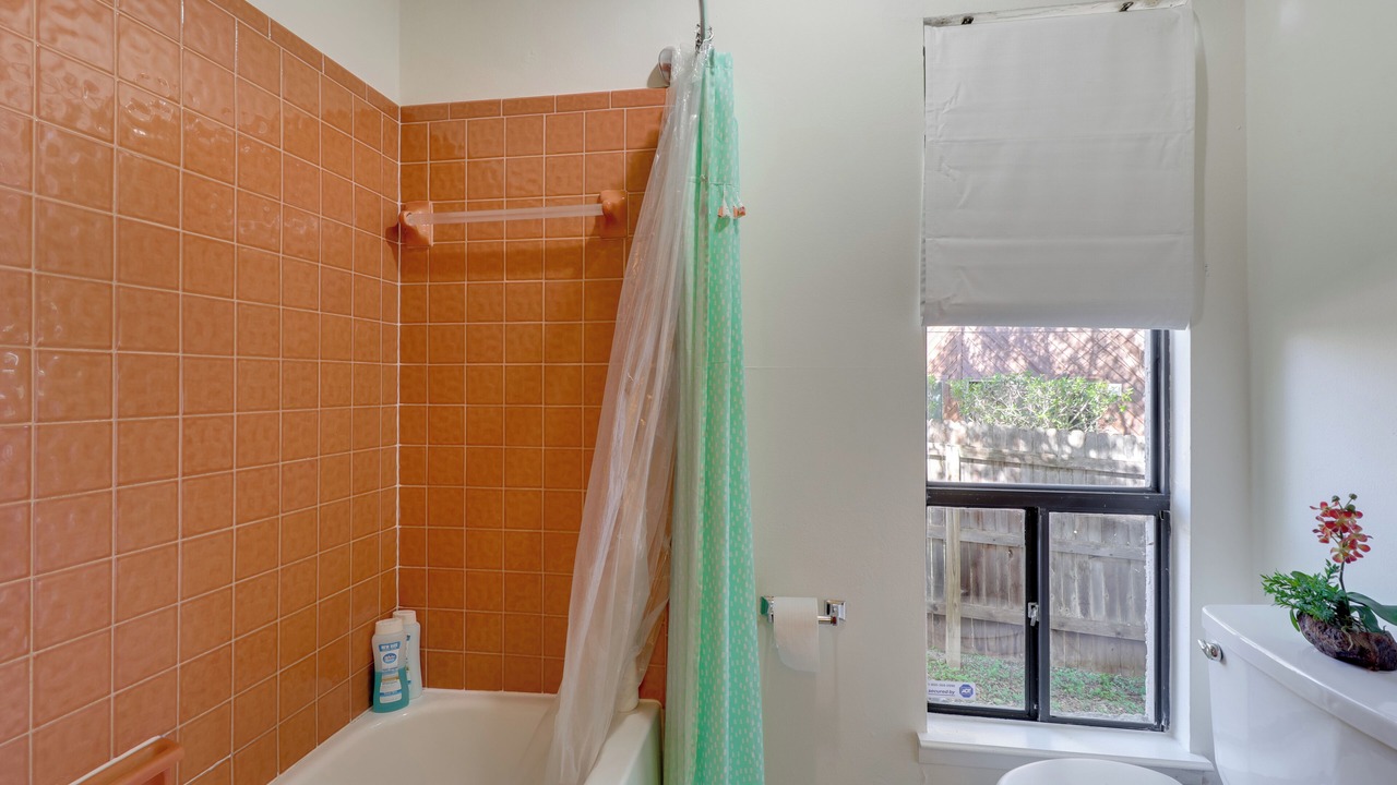 Photo of Bathroom in Briarcliff