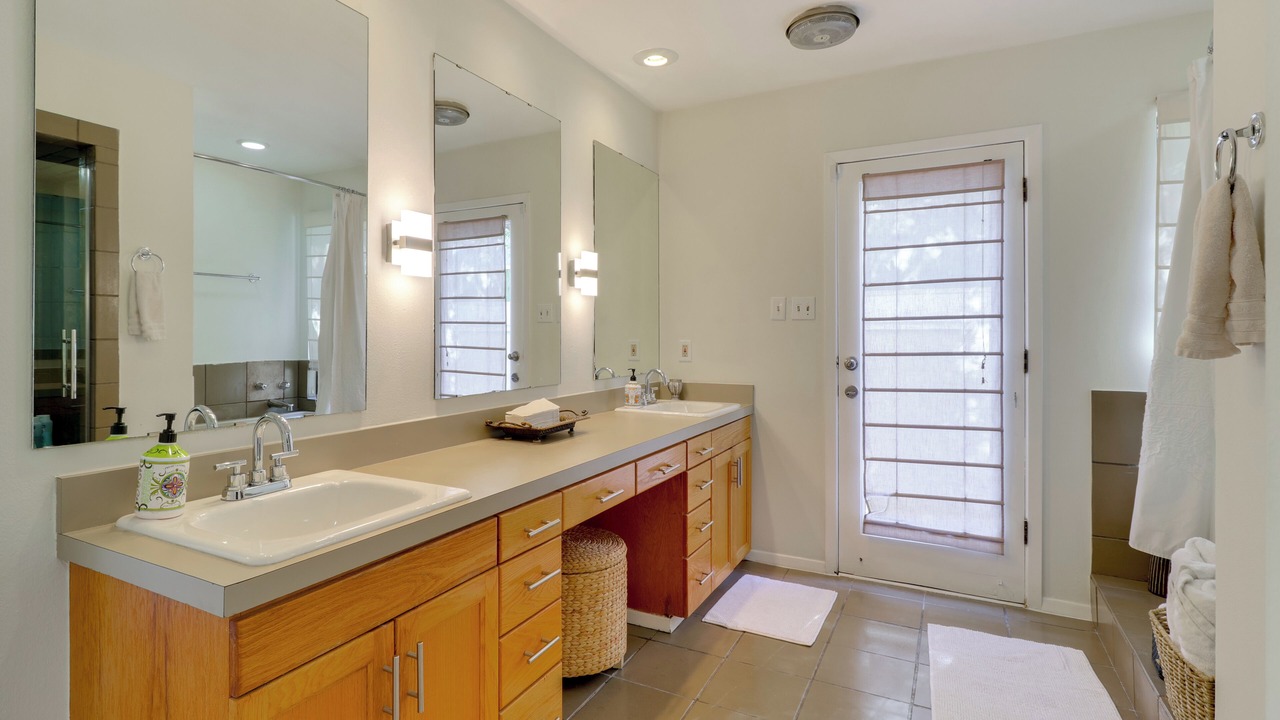 Photo of Bathroom in Briarcliff