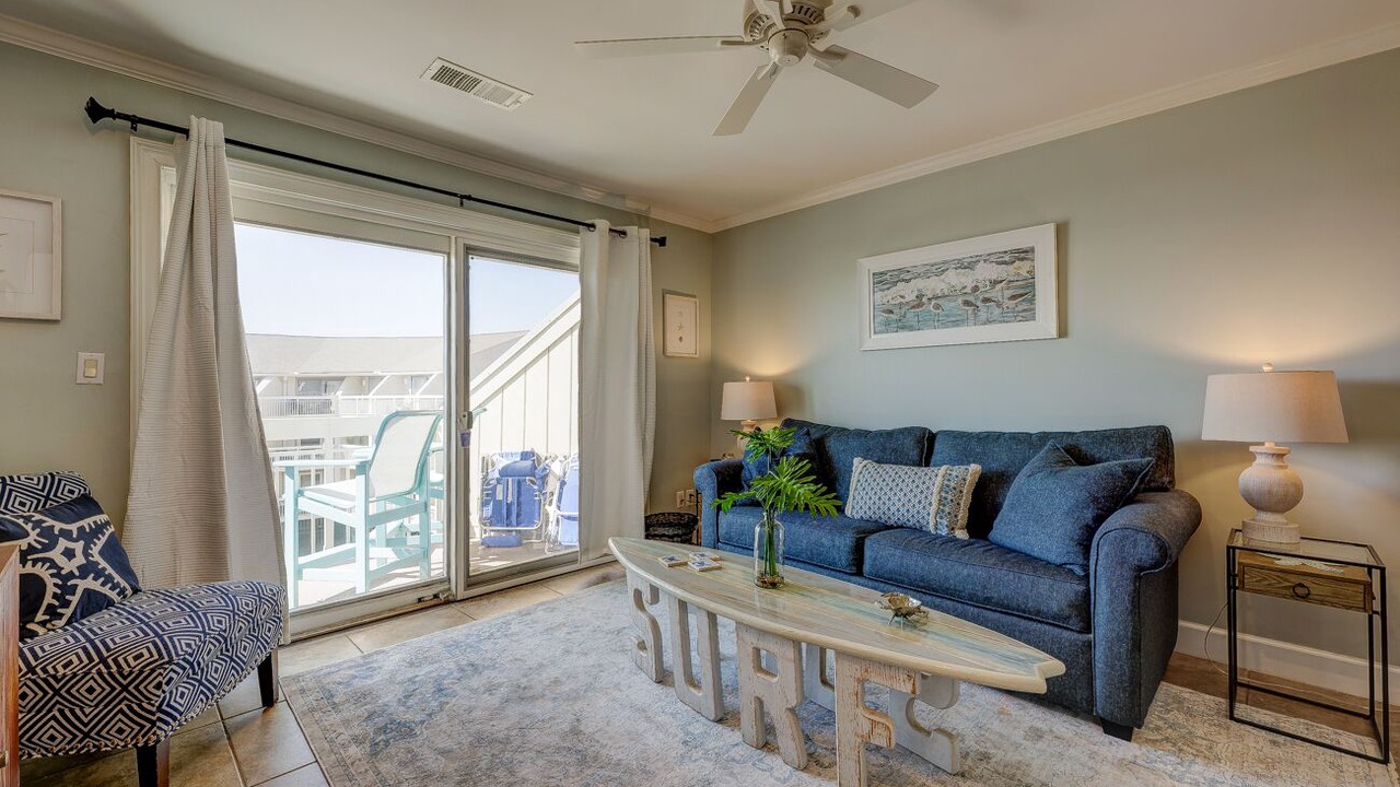 Photo of Livingroom in North Forest Beach