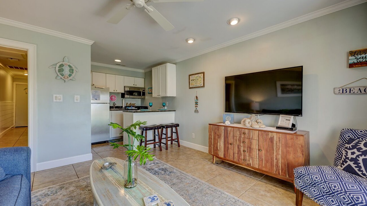 Photo of Livingroom in North Forest Beach