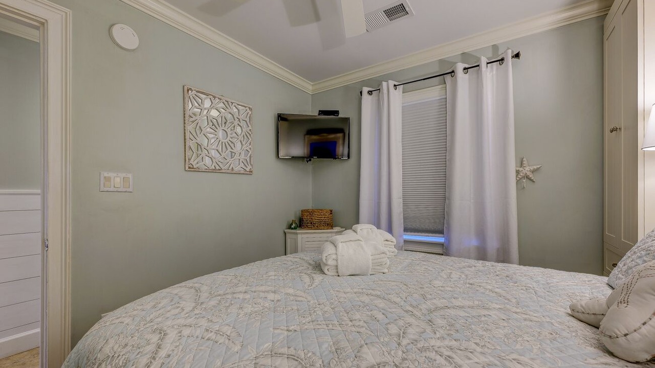 Photo of Bedroom in North Forest Beach