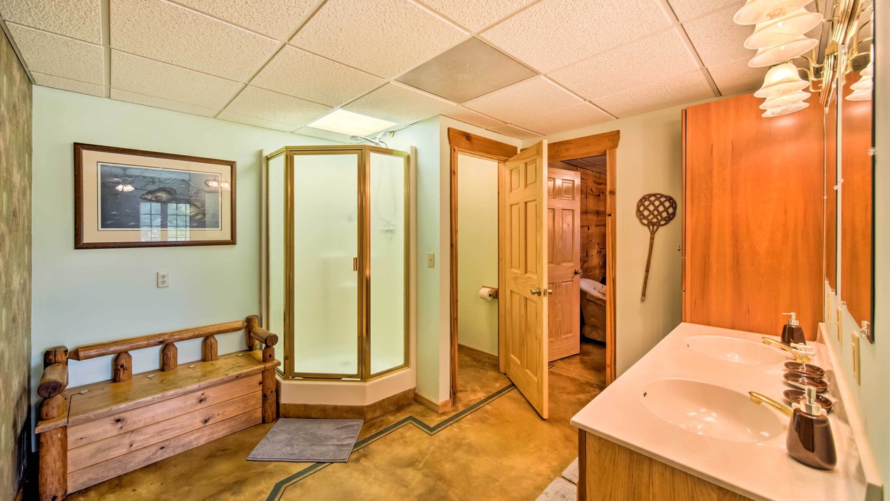 Photo of Bathroom in Keosauqua