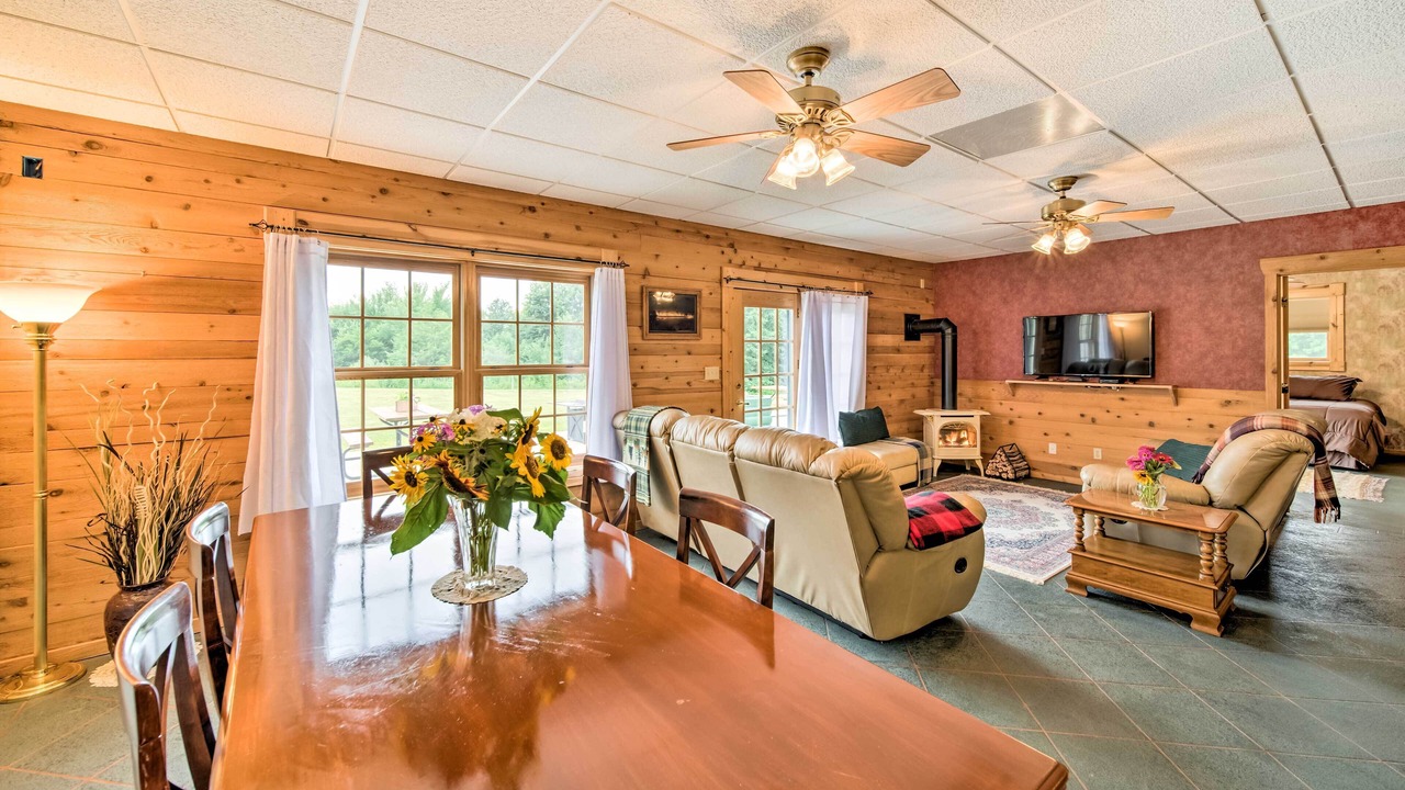 Photo of Livingroom in Keosauqua