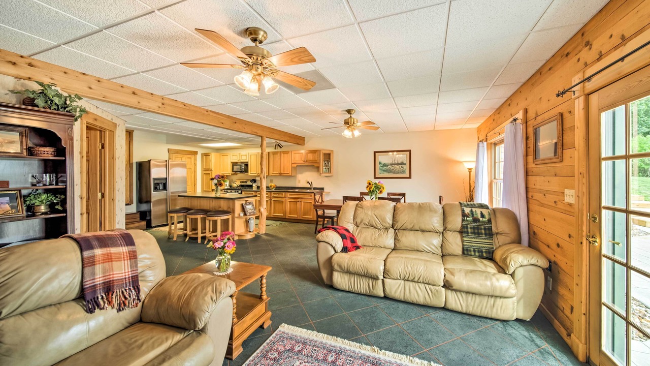 Photo of Livingroom in Keosauqua