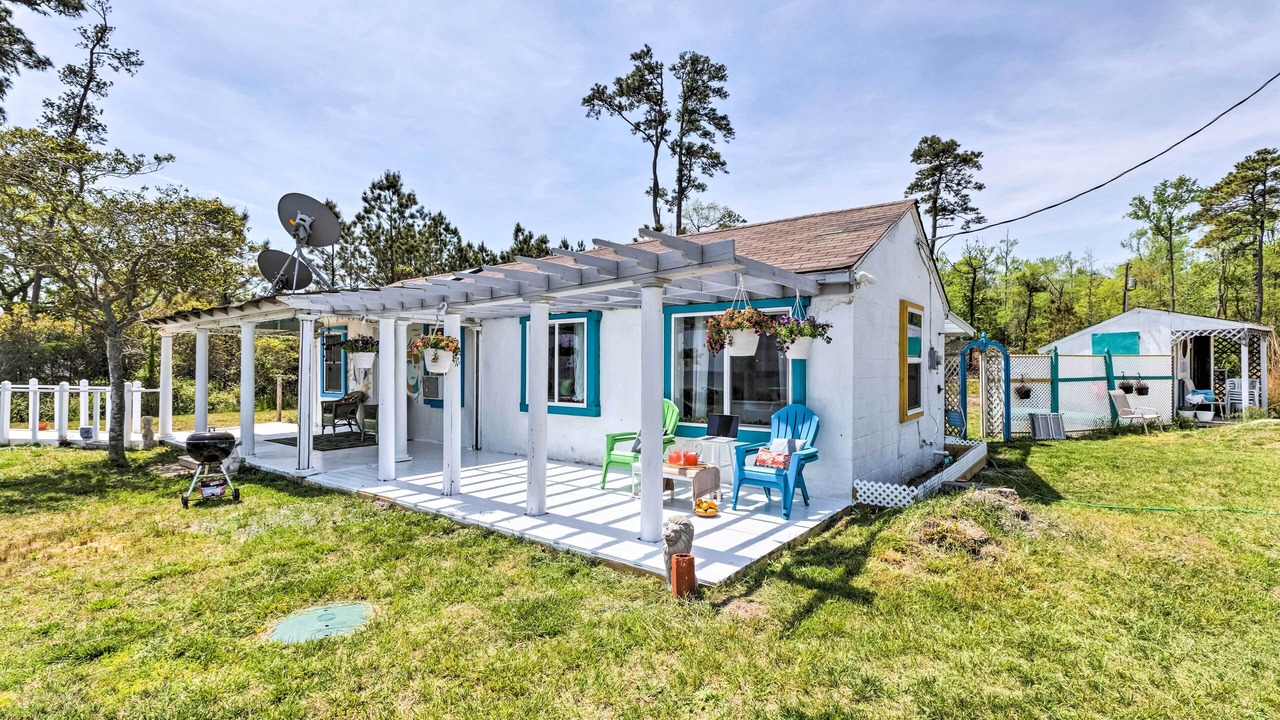 Photo of Others in White Stone