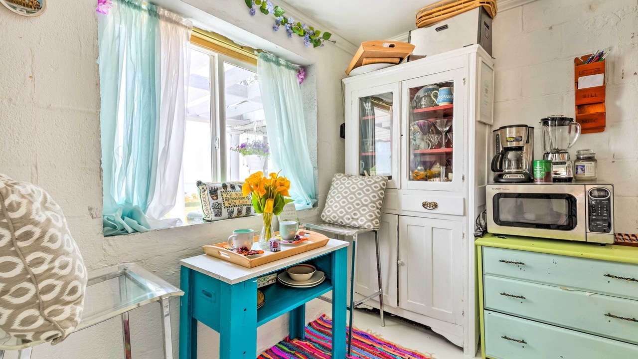 Photo of Others in White Stone