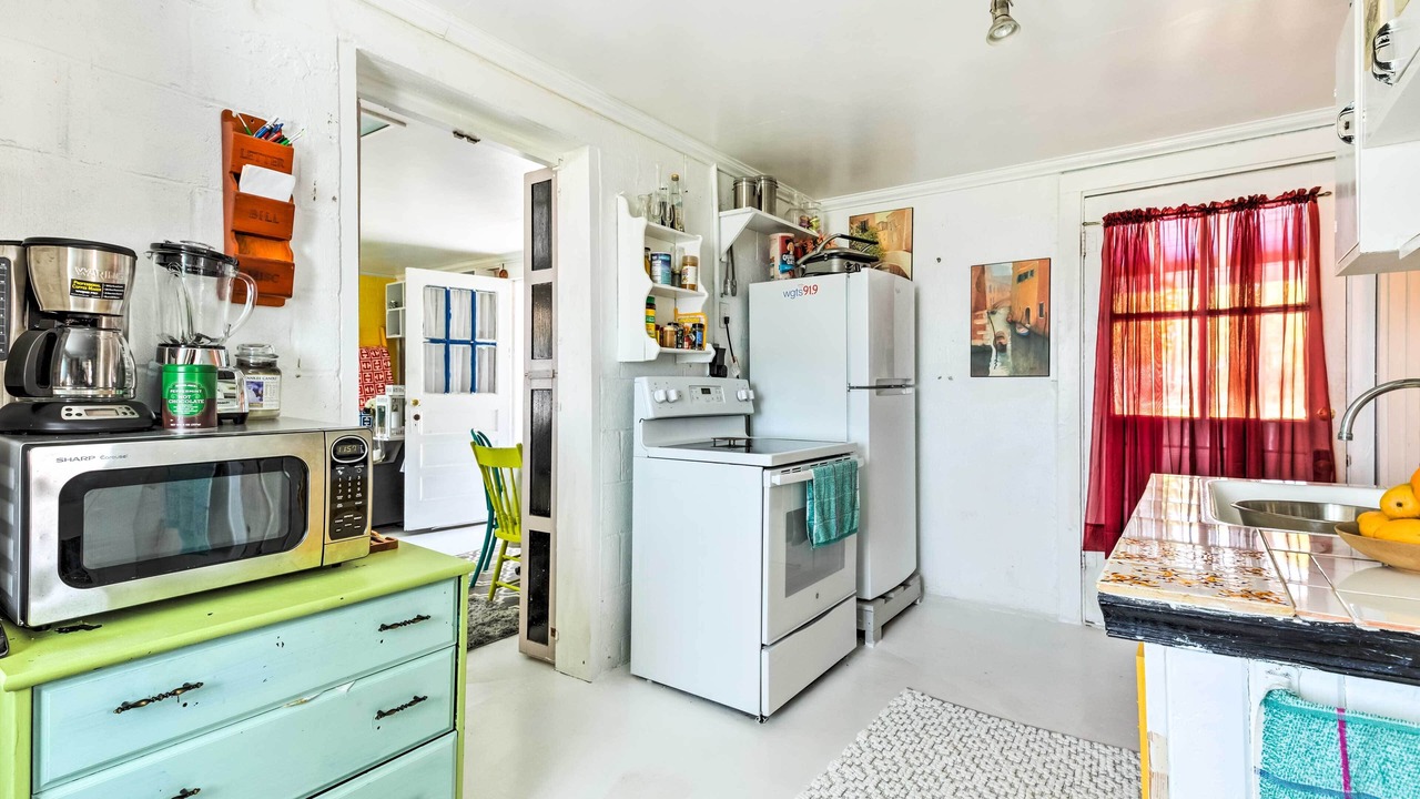 Photo of Kitchen in White Stone
