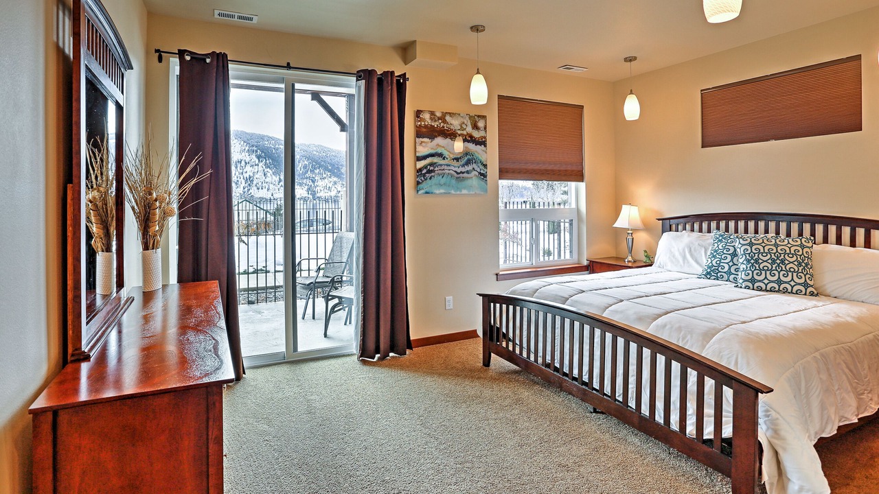 Photo of Others in Manson