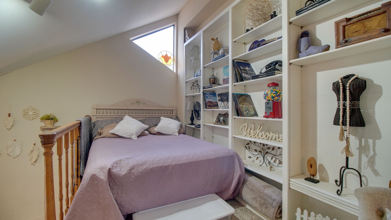 Photo of Bedroom in Scraper
