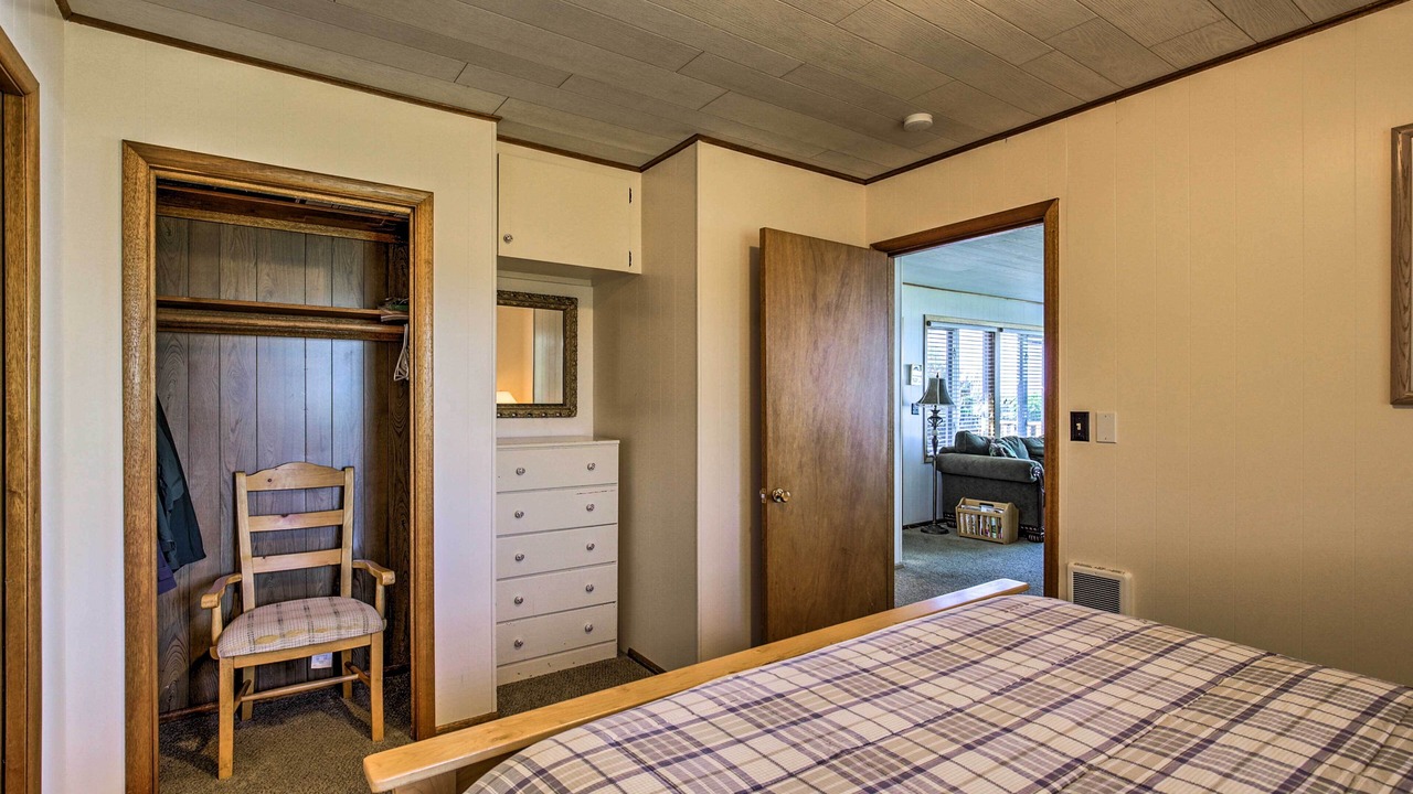 Photo of Bedroom in Arch Cape