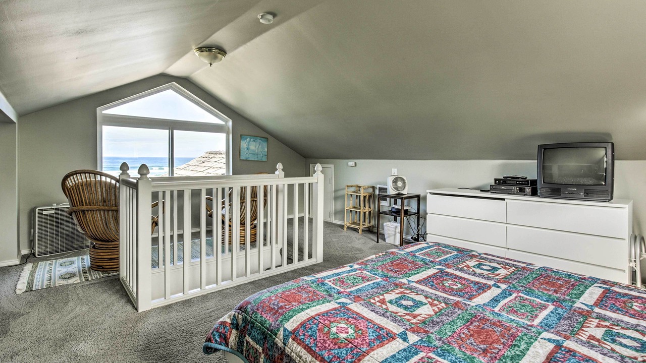 Photo of Bedroom in Arch Cape
