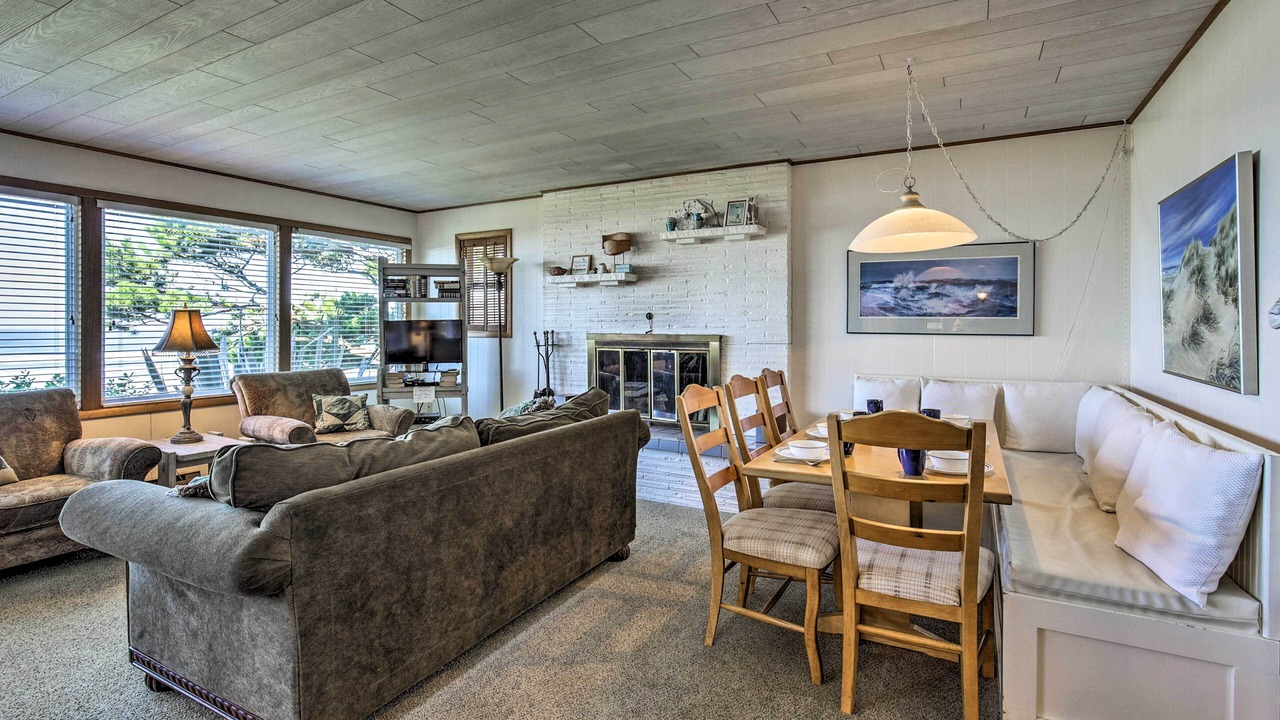 Photo of Livingroom in Arch Cape