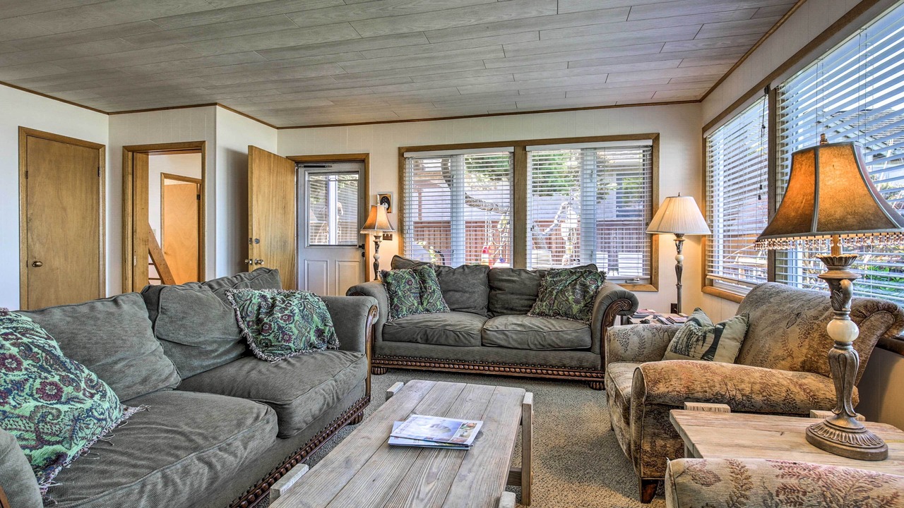 Photo of Livingroom in Arch Cape