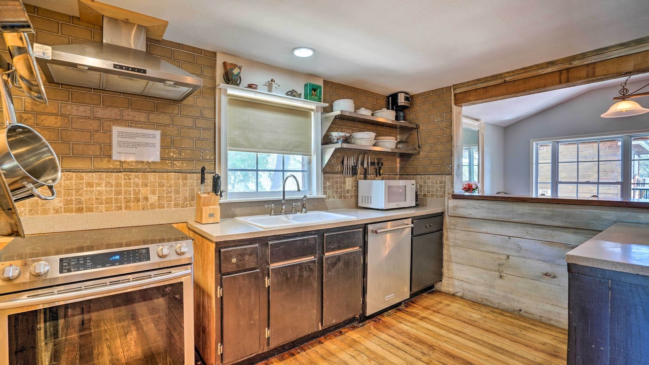 Photo of Others in Seguin