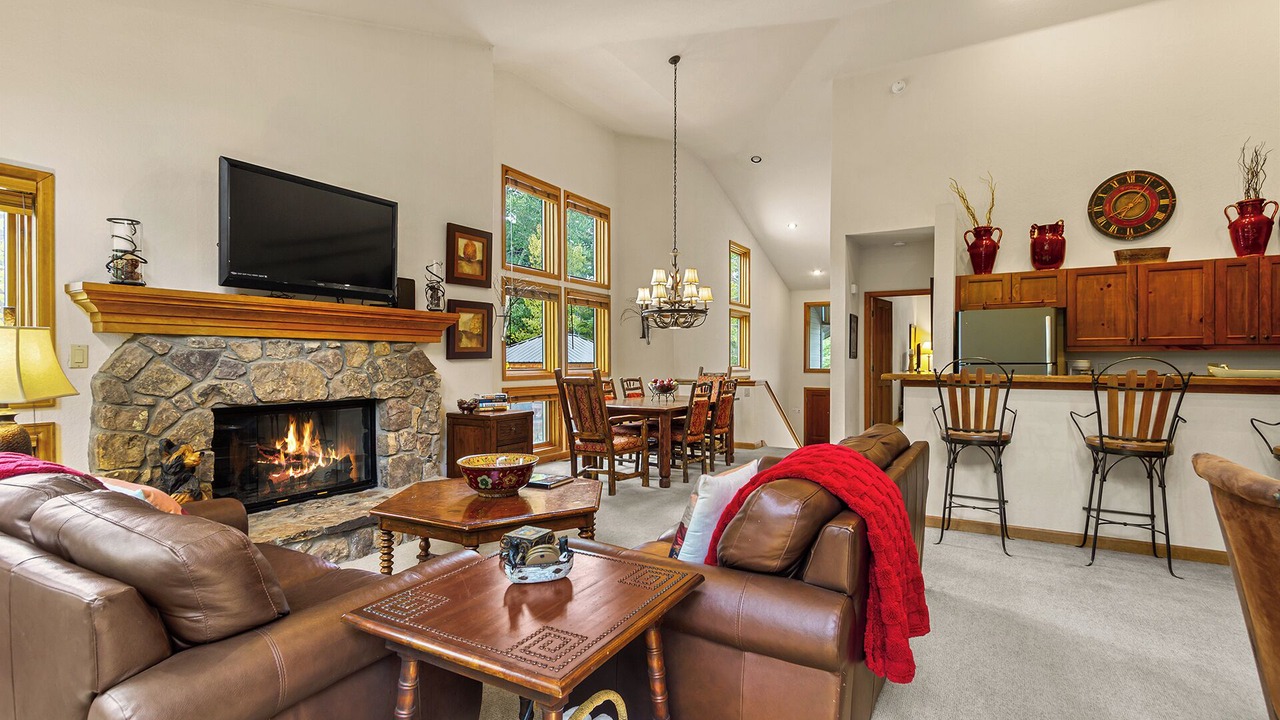 Photo of Livingroom in Historic District