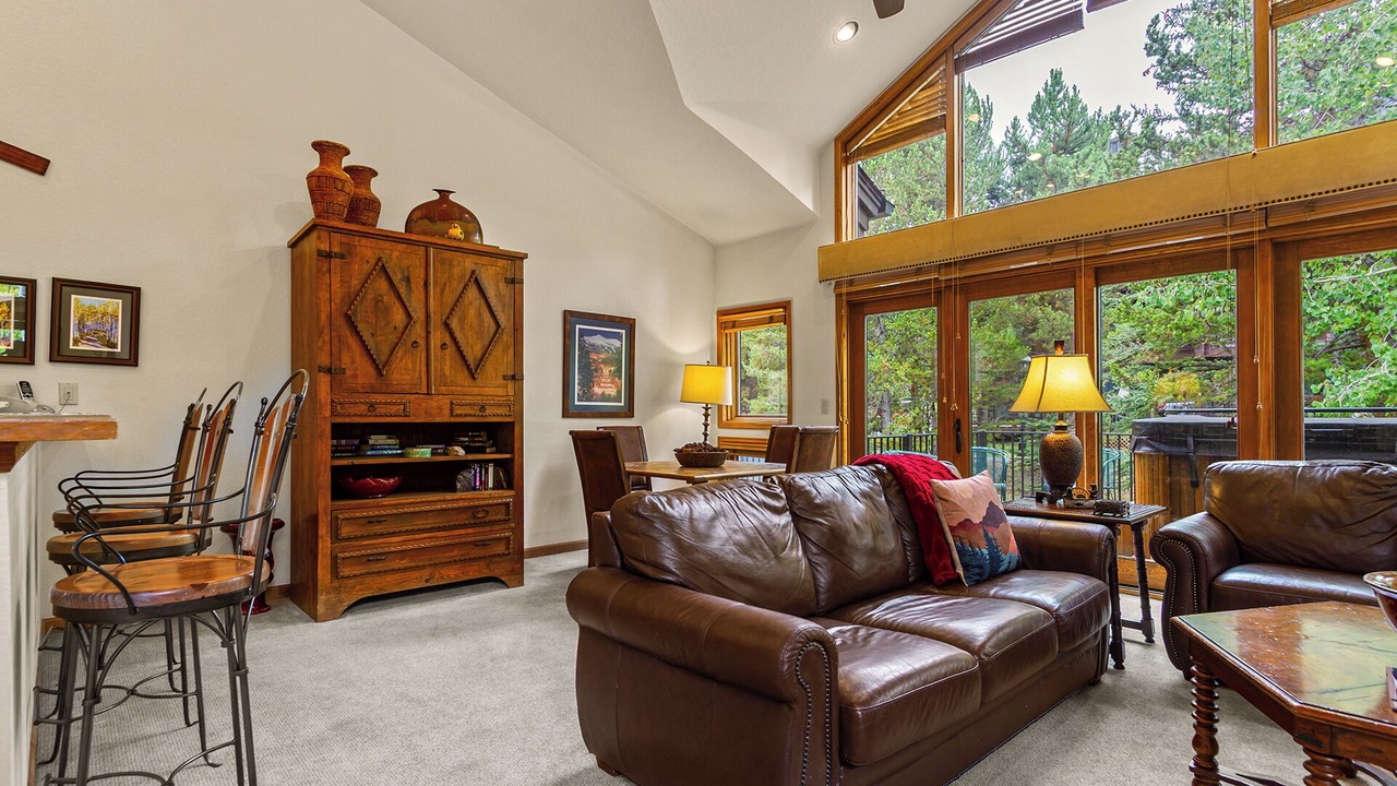 Photo of Livingroom in Historic District