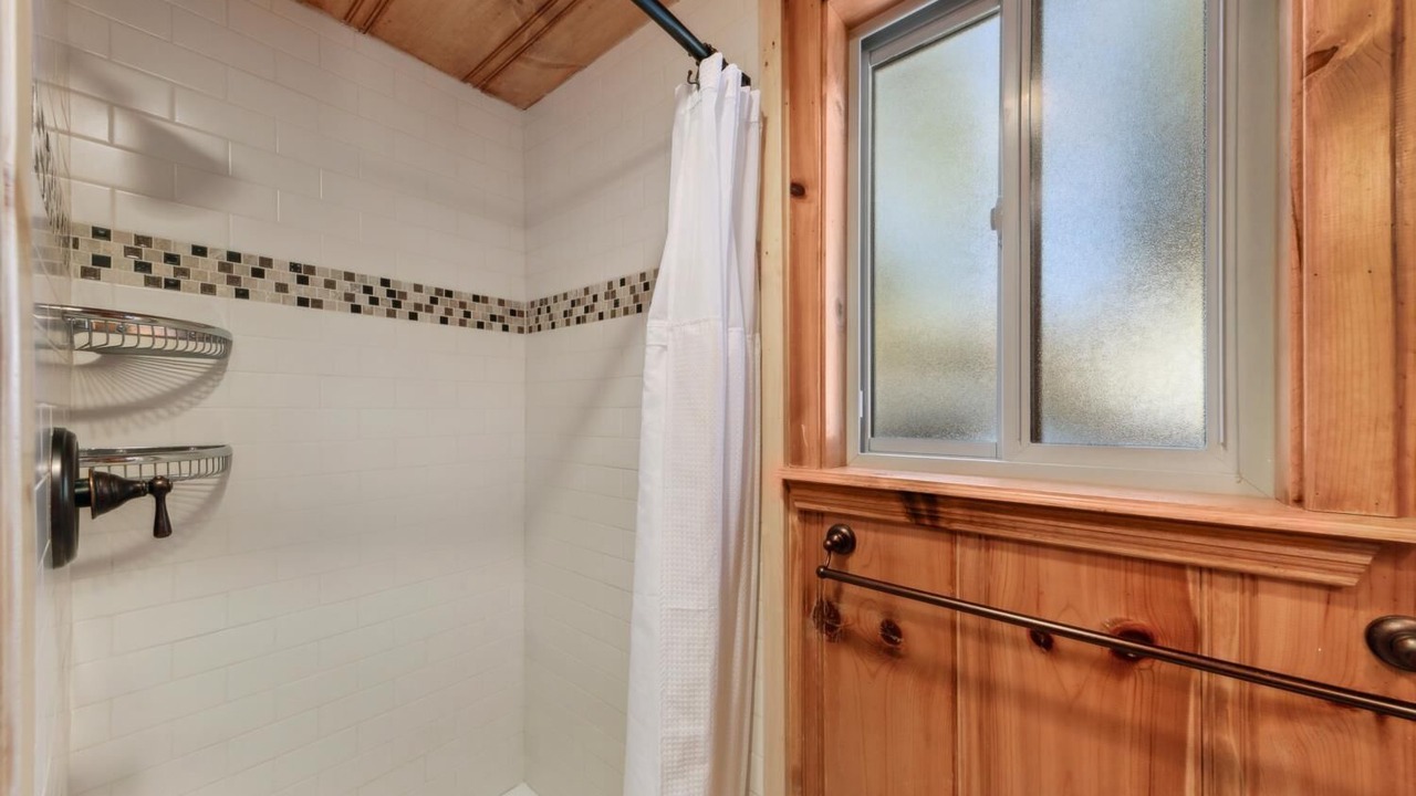 Photo of Bathroom in Bijou Pines