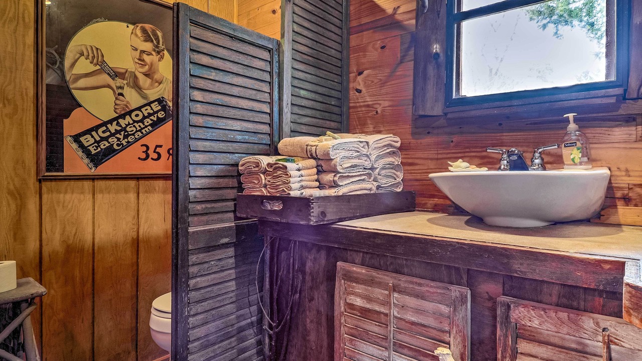 Photo of Bathroom in La Grange
