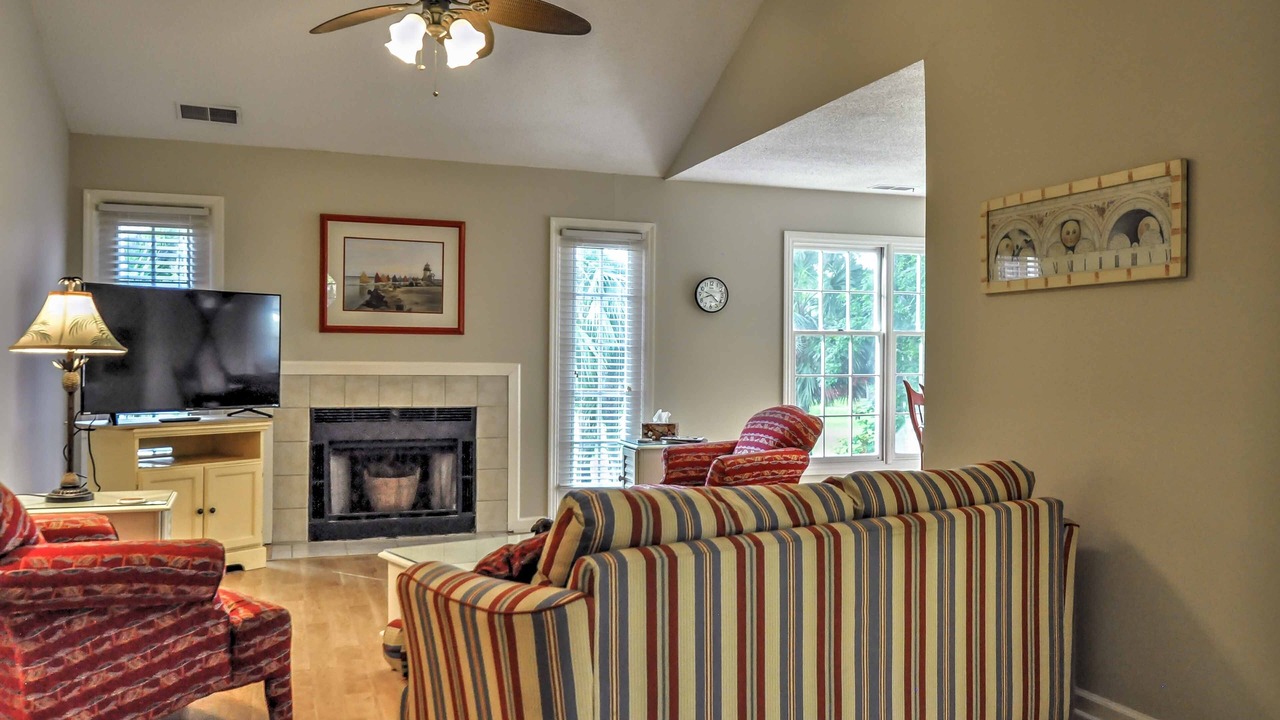 Photo of Livingroom in Shipyard Plantation