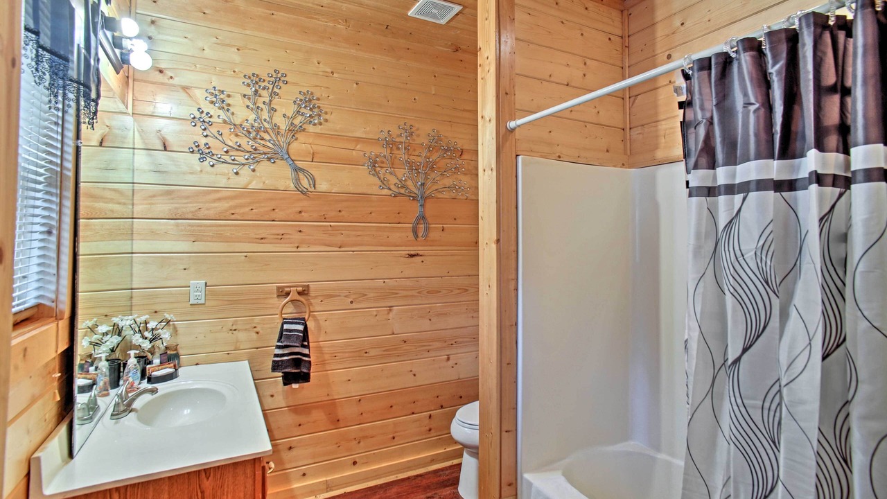 Photo of Bathroom in Gatlinburg