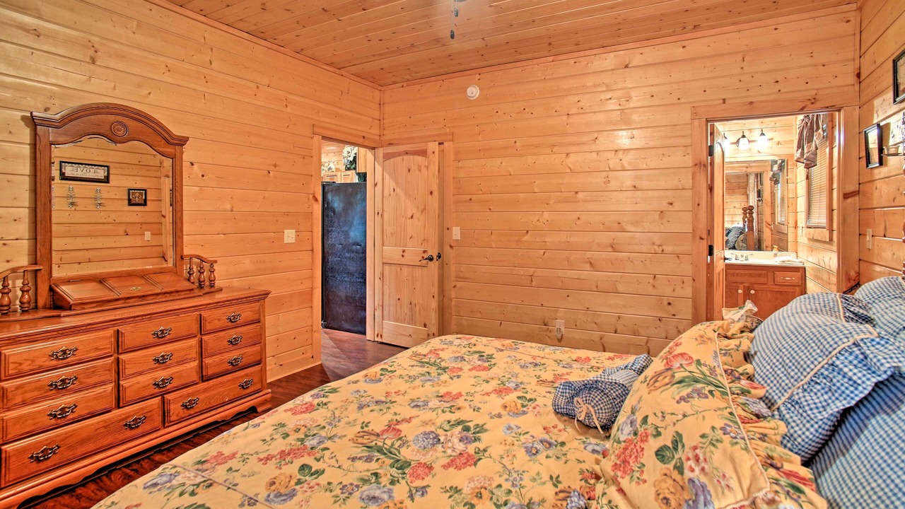 Photo of Bedroom in Gatlinburg