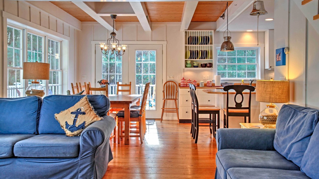 Photo of Livingroom in Sandy Point