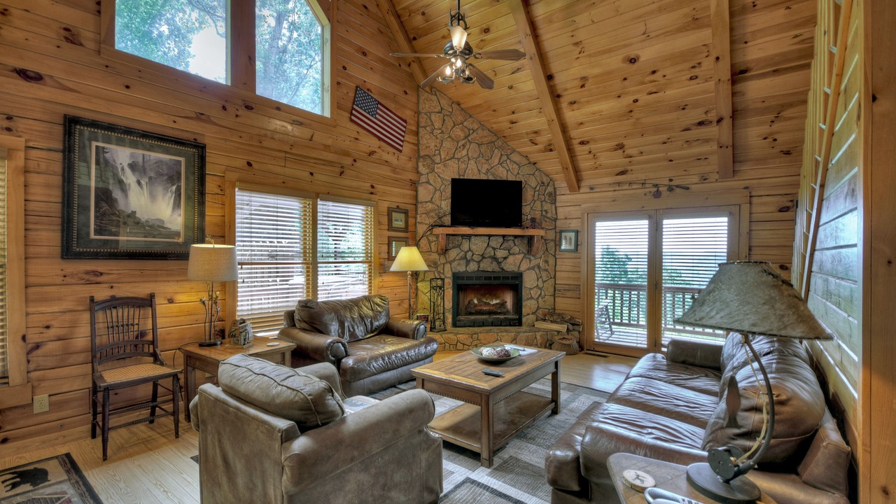 Photo of Livingroom in Ellijay
