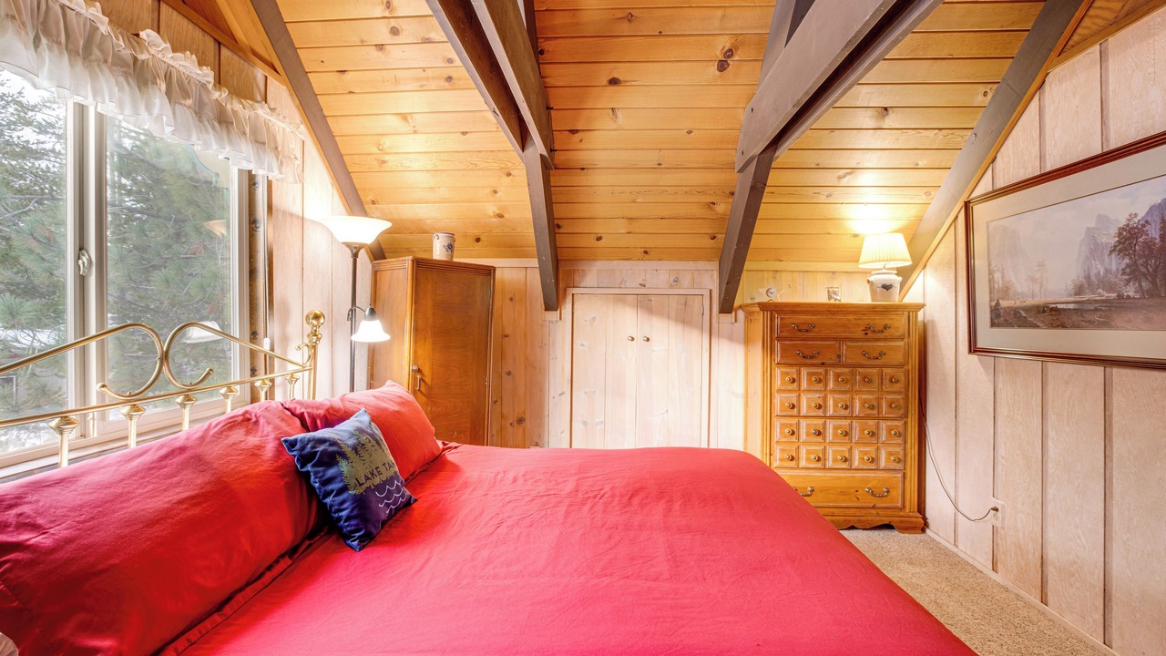 Photo of Bedroom in Christmas Valley