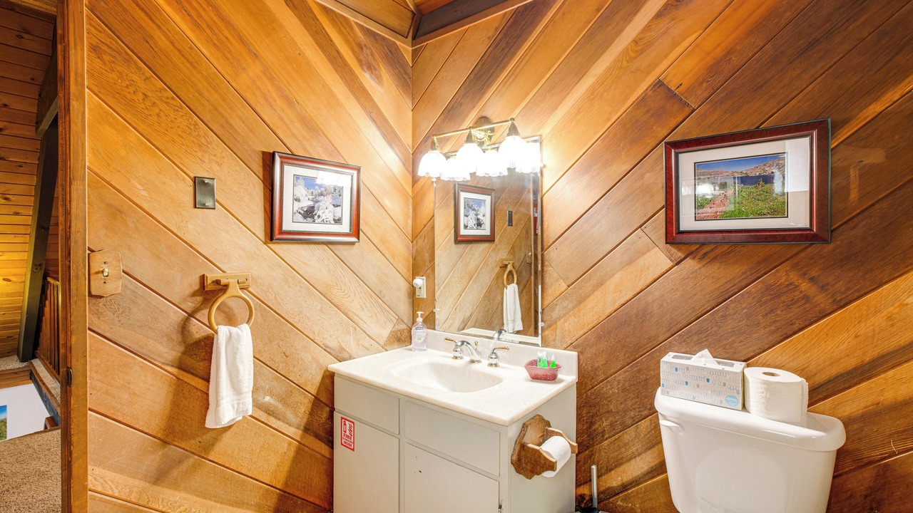 Photo of Bathroom in Christmas Valley