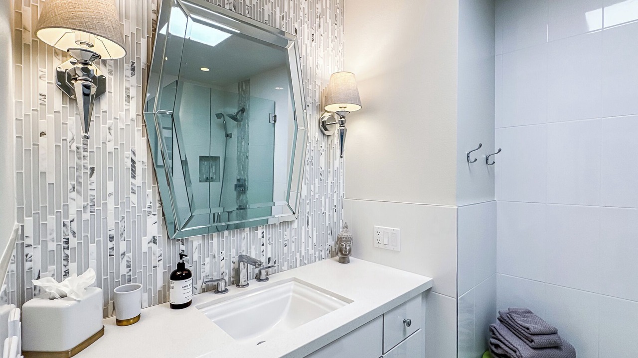 Photo of Bathroom in Canyon Corridor