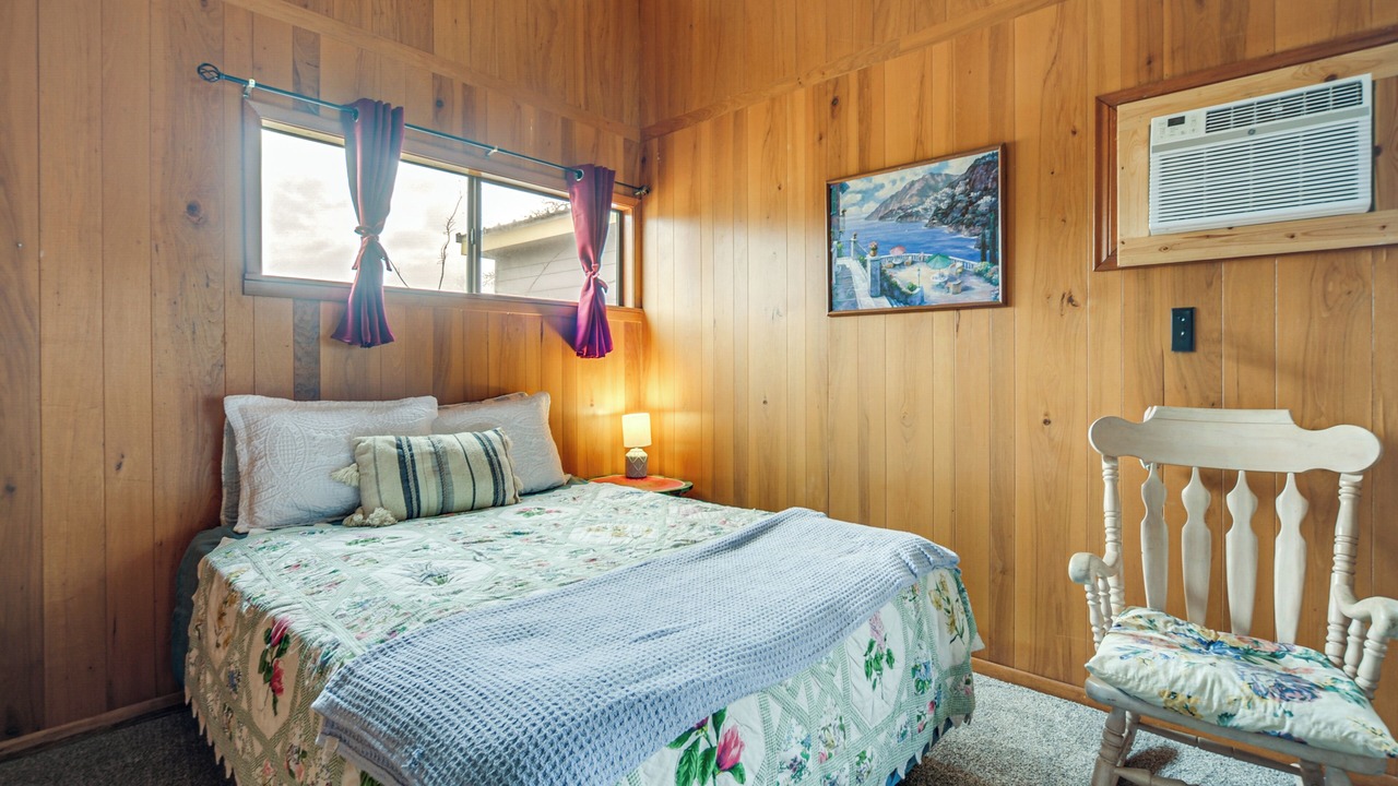 Photo of Bedroom in Tow