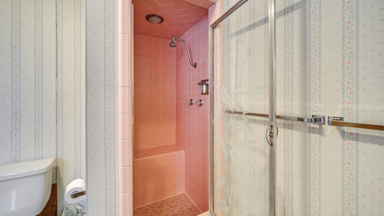 Photo of Bathroom in Tow